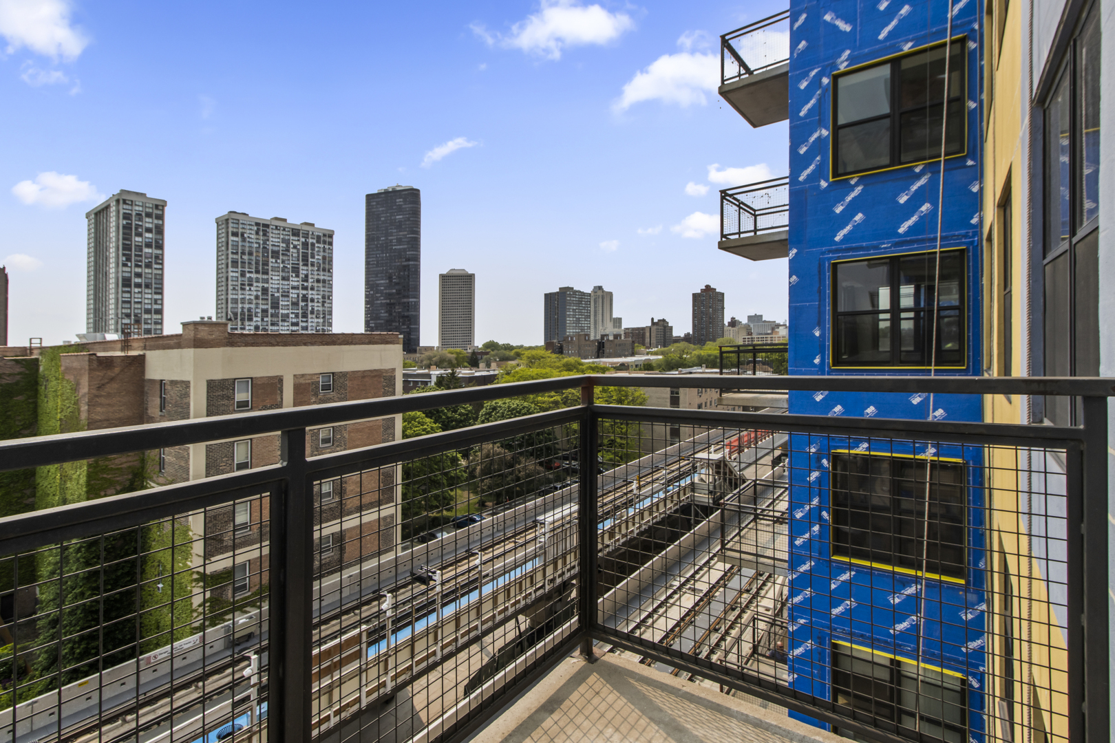 1122 W Catalpa Avenue Unit: 706