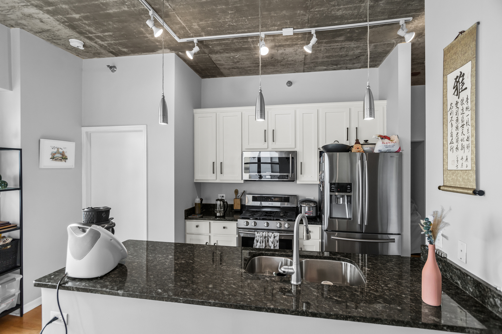 1122 W Catalpa Avenue Unit: 706