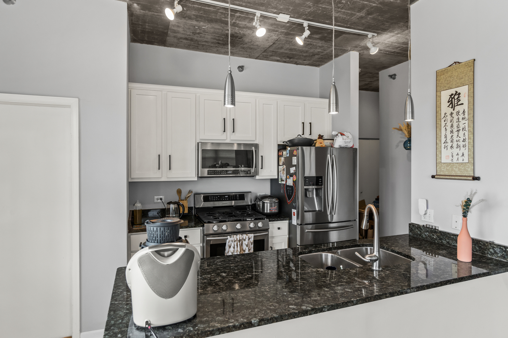 1122 W Catalpa Avenue Unit: 706