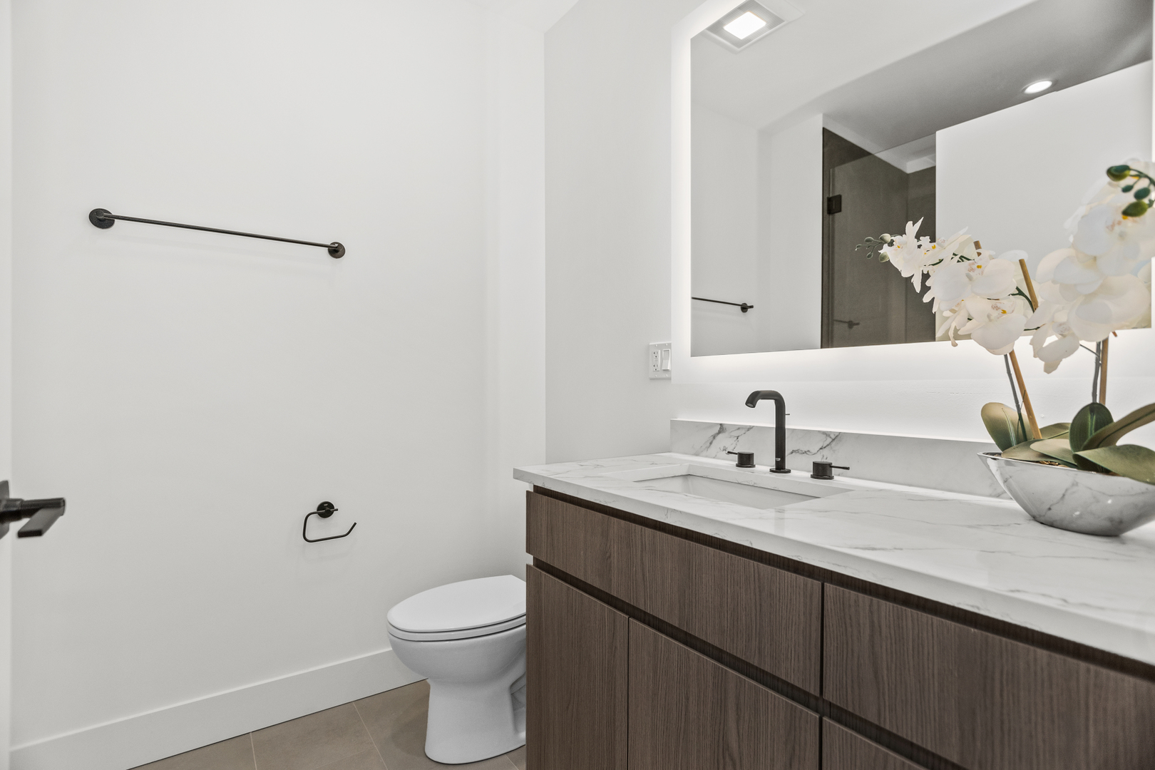 153 W Ohio Street Unit: 504