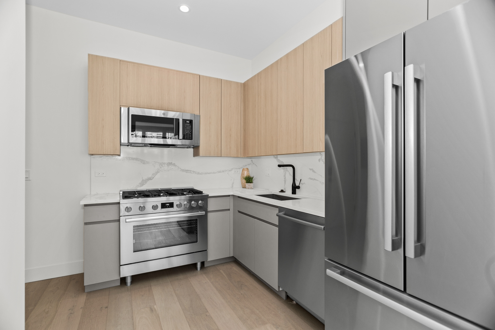 153 W Ohio Street Unit: 504