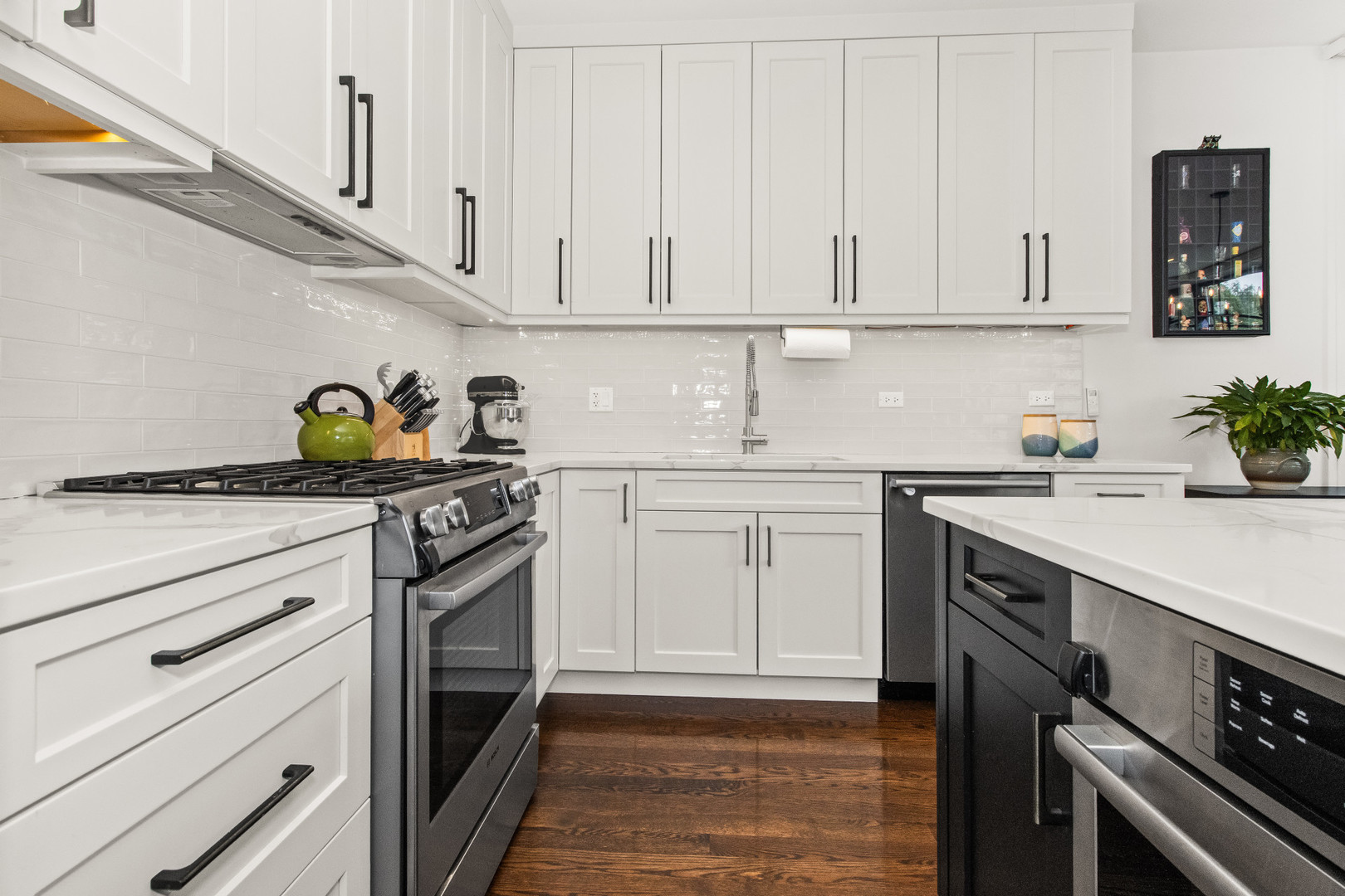 3032 W Lyndale Street Unit: 2E