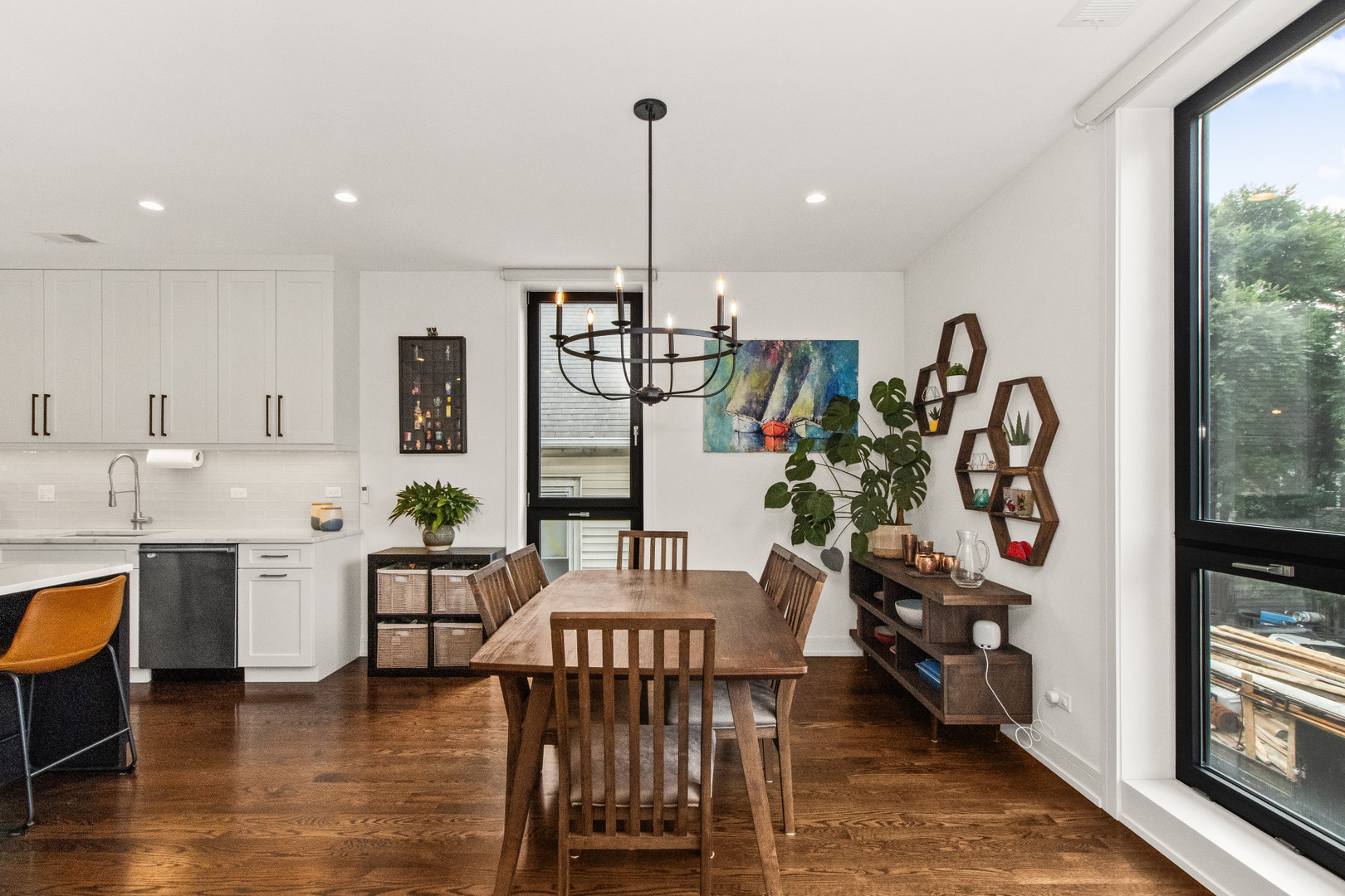 3032 W Lyndale Street Unit: 2E