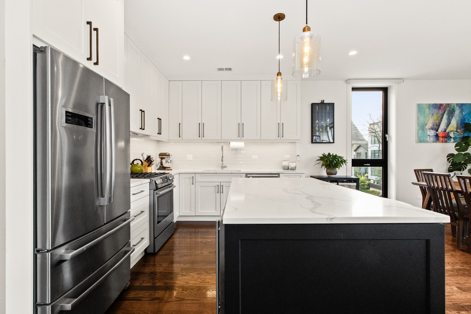 3032 W Lyndale Street Unit: 2E