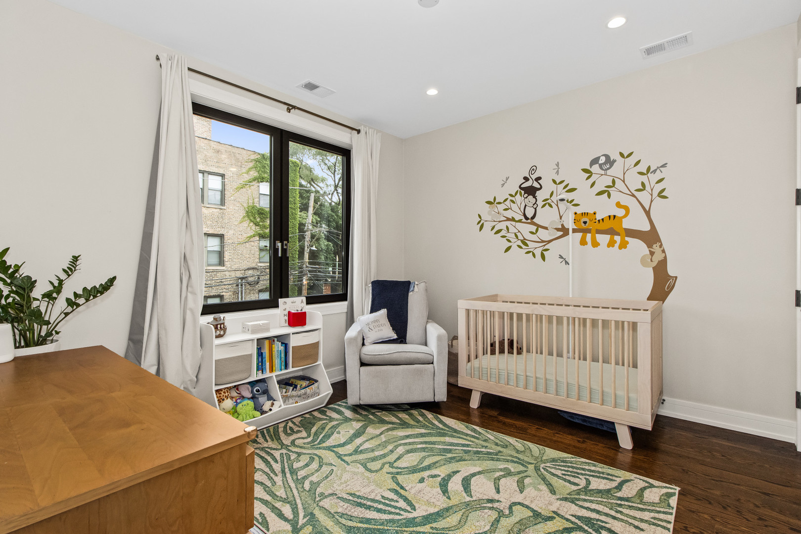 3032 W Lyndale Street Unit: 2E