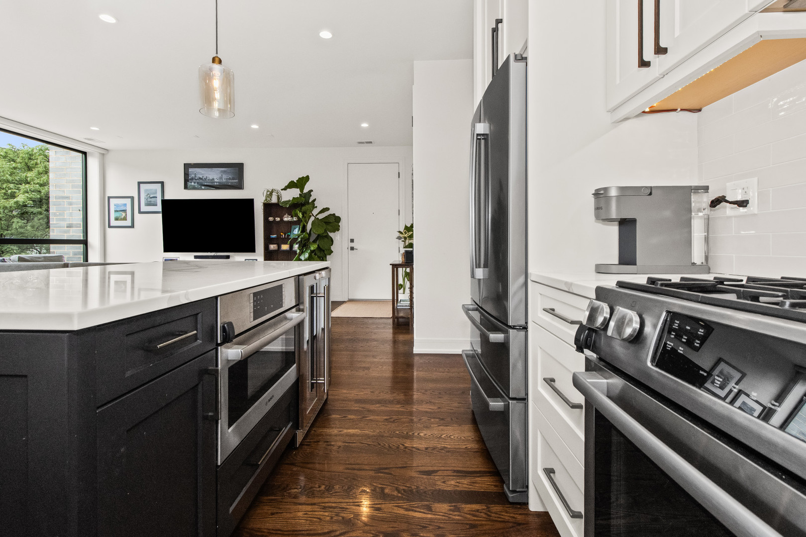 3032 W Lyndale Street Unit: 2E