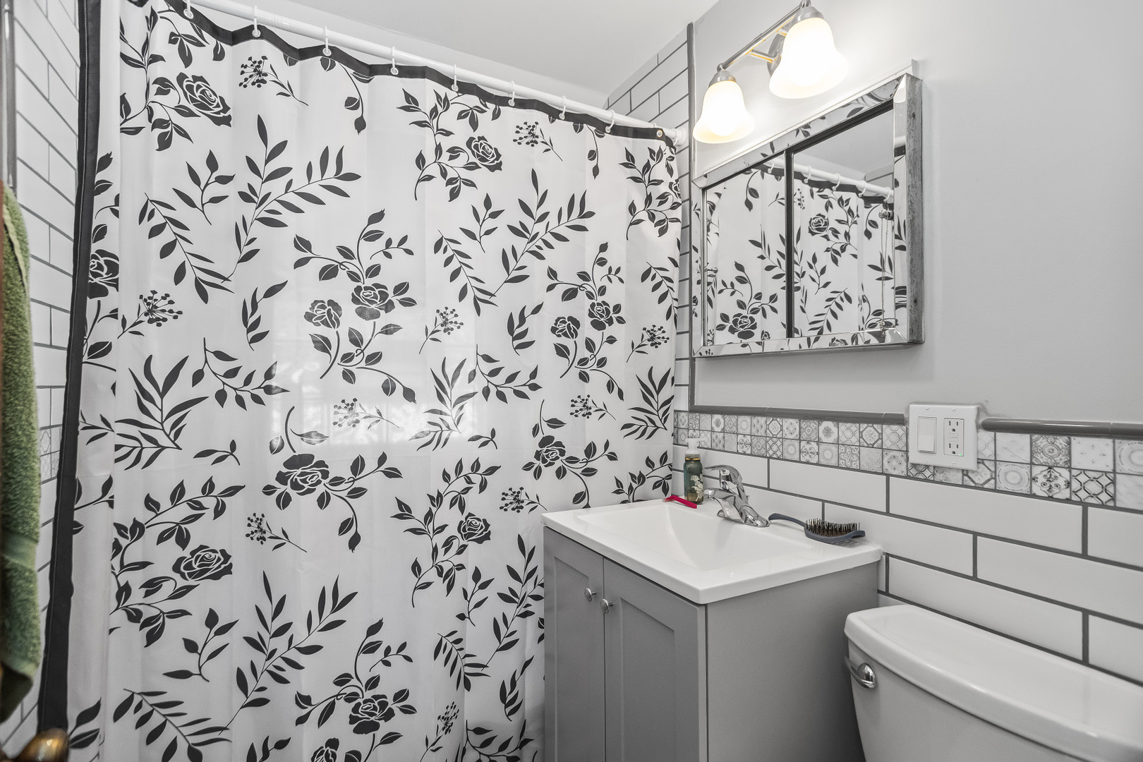 4028 W Waveland Avenue