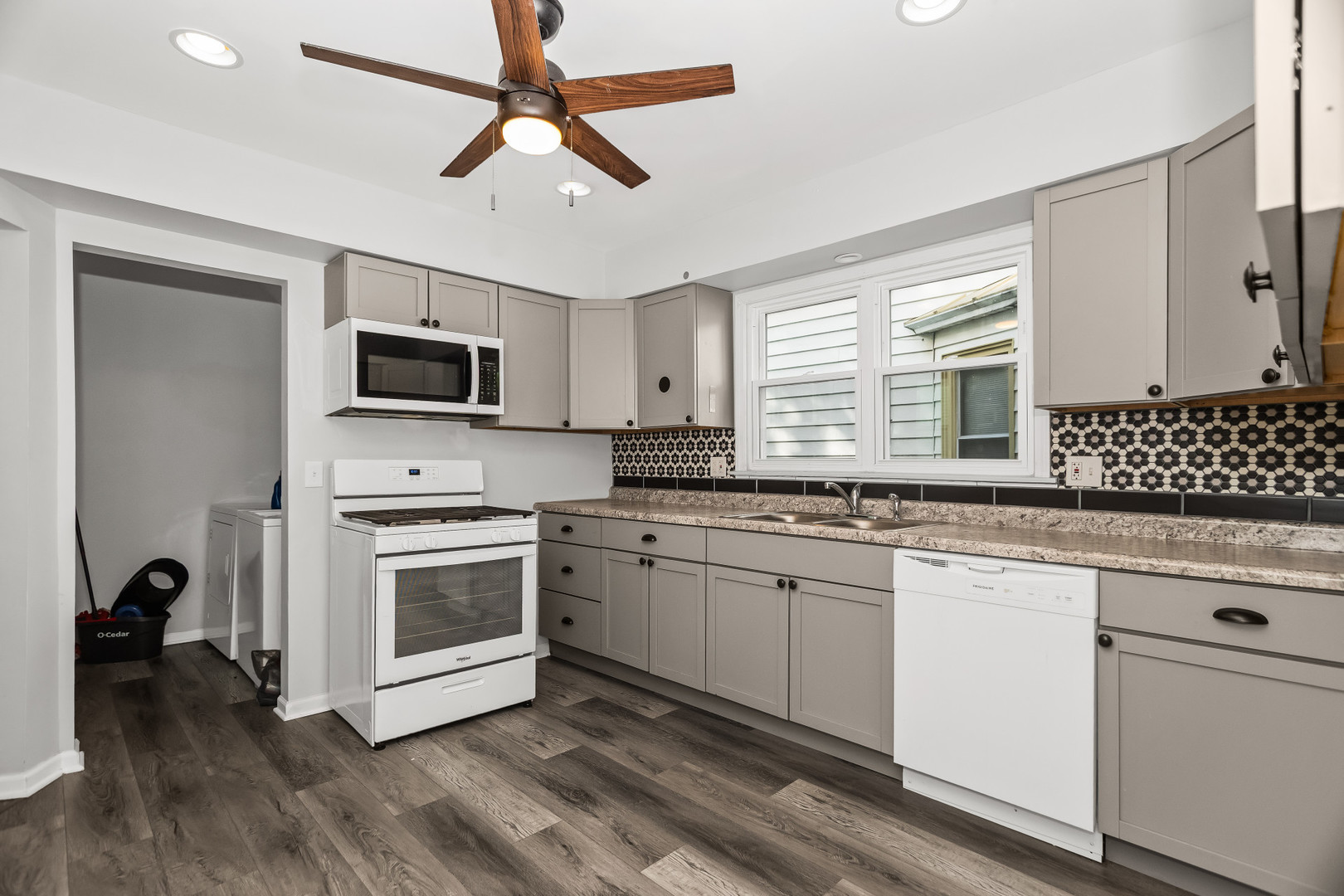 4028 W Waveland Avenue