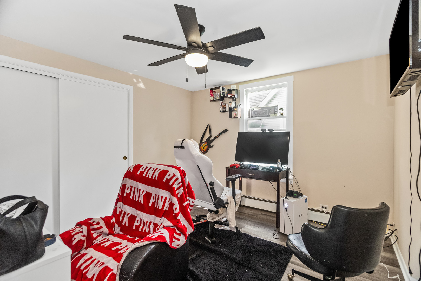 4028 W Waveland Avenue