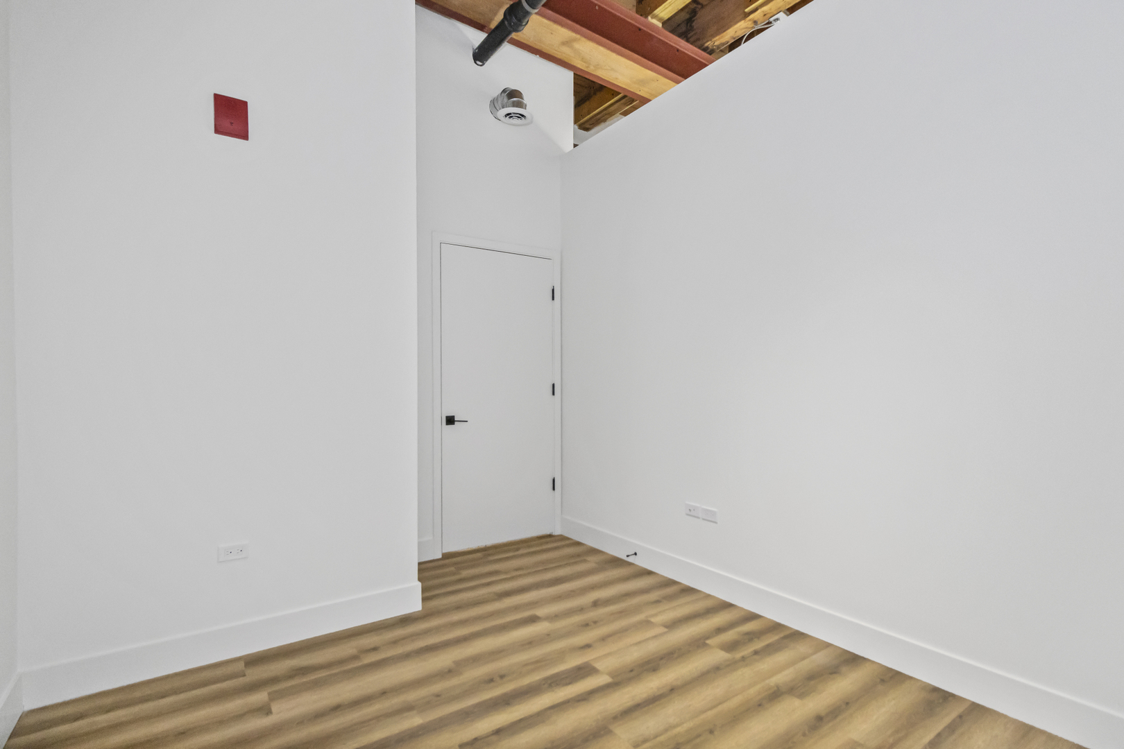 153 W Ohio Street Unit: 406