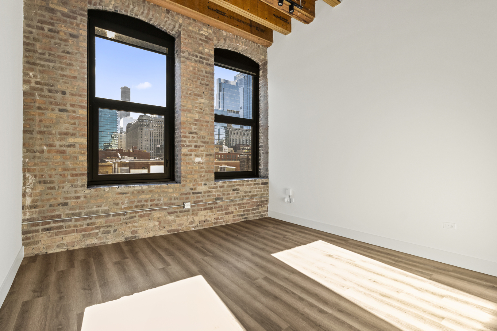 153 W Ohio Street Unit: 406