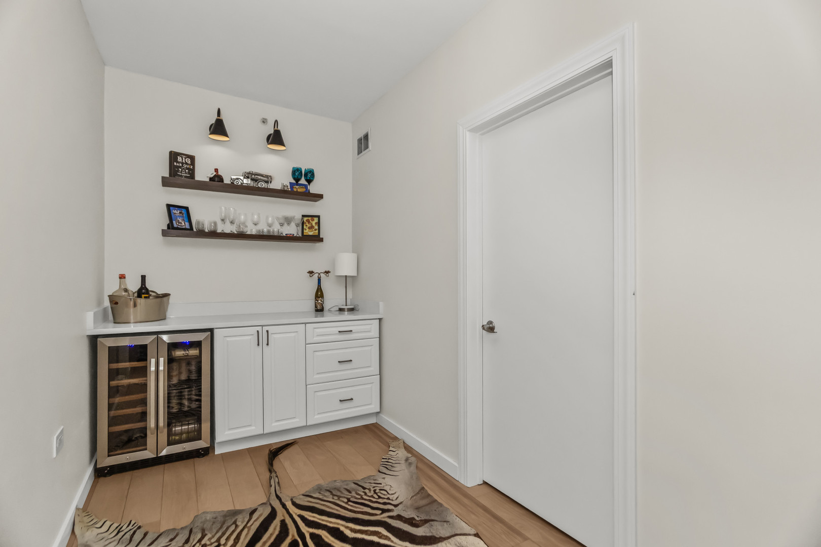 100 E 14th Street Unit: 708