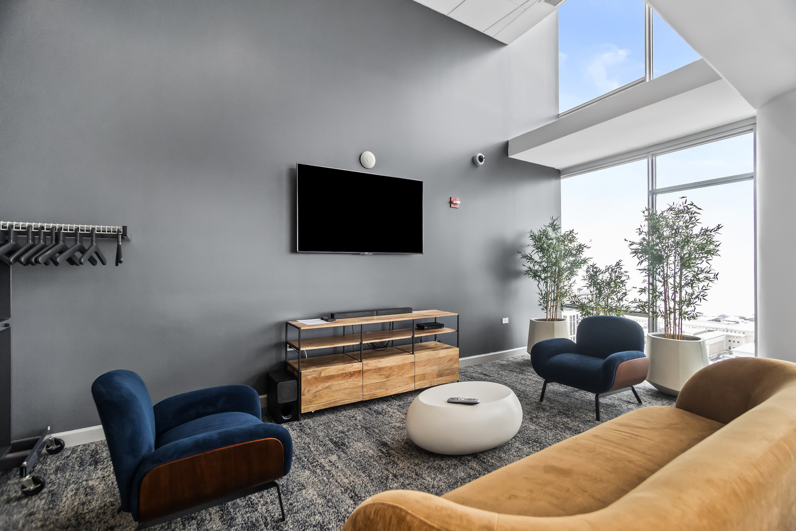 100 E 14th Street Unit: 708