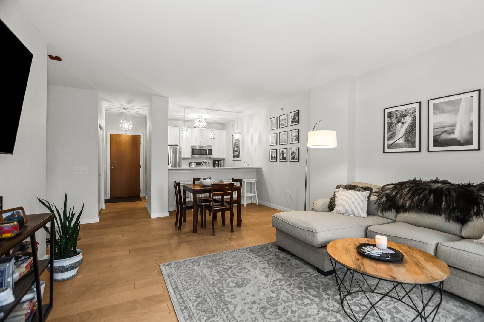 100 E 14th Street Unit: 708