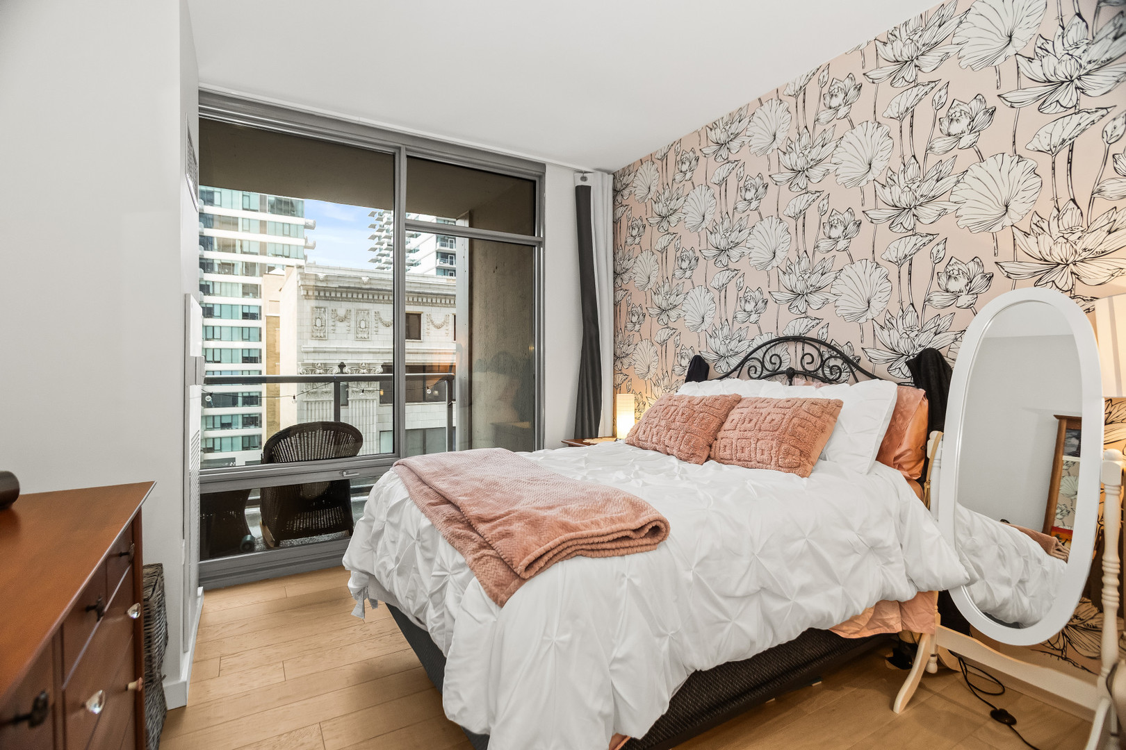 100 E 14th Street Unit: 708