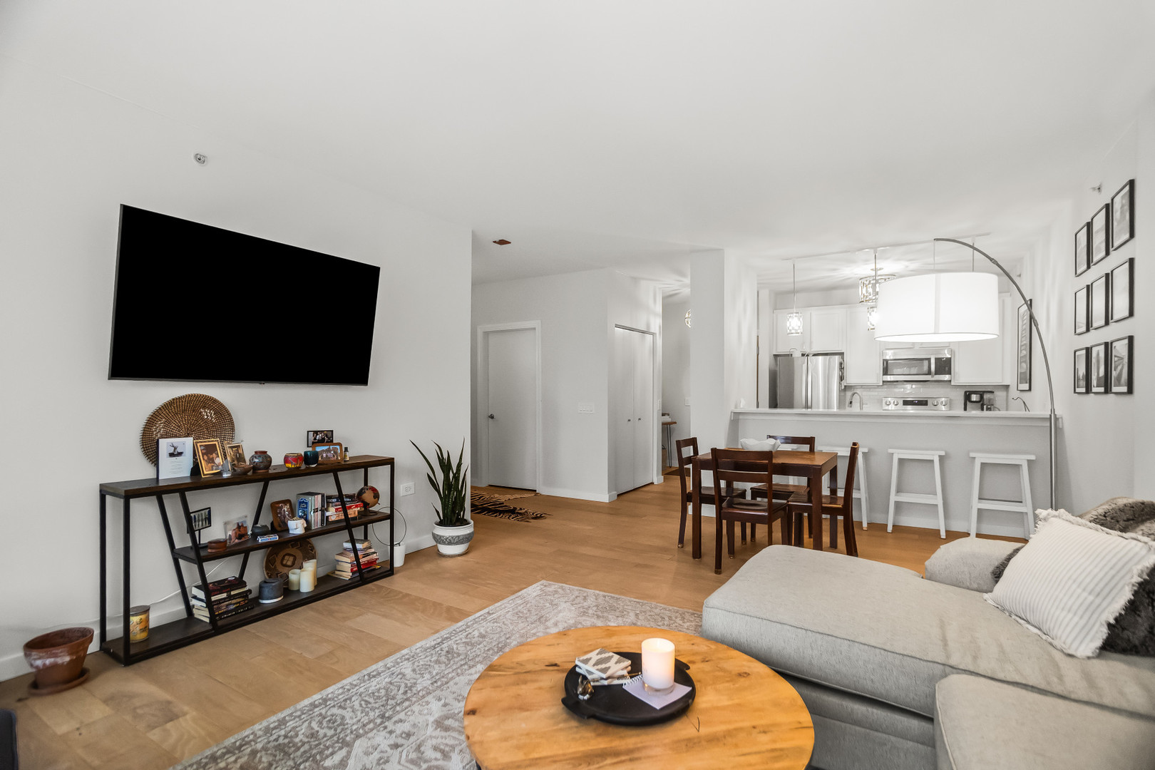 100 E 14th Street Unit: 708