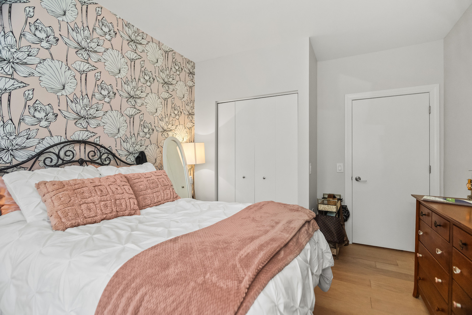 100 E 14th Street Unit: 708