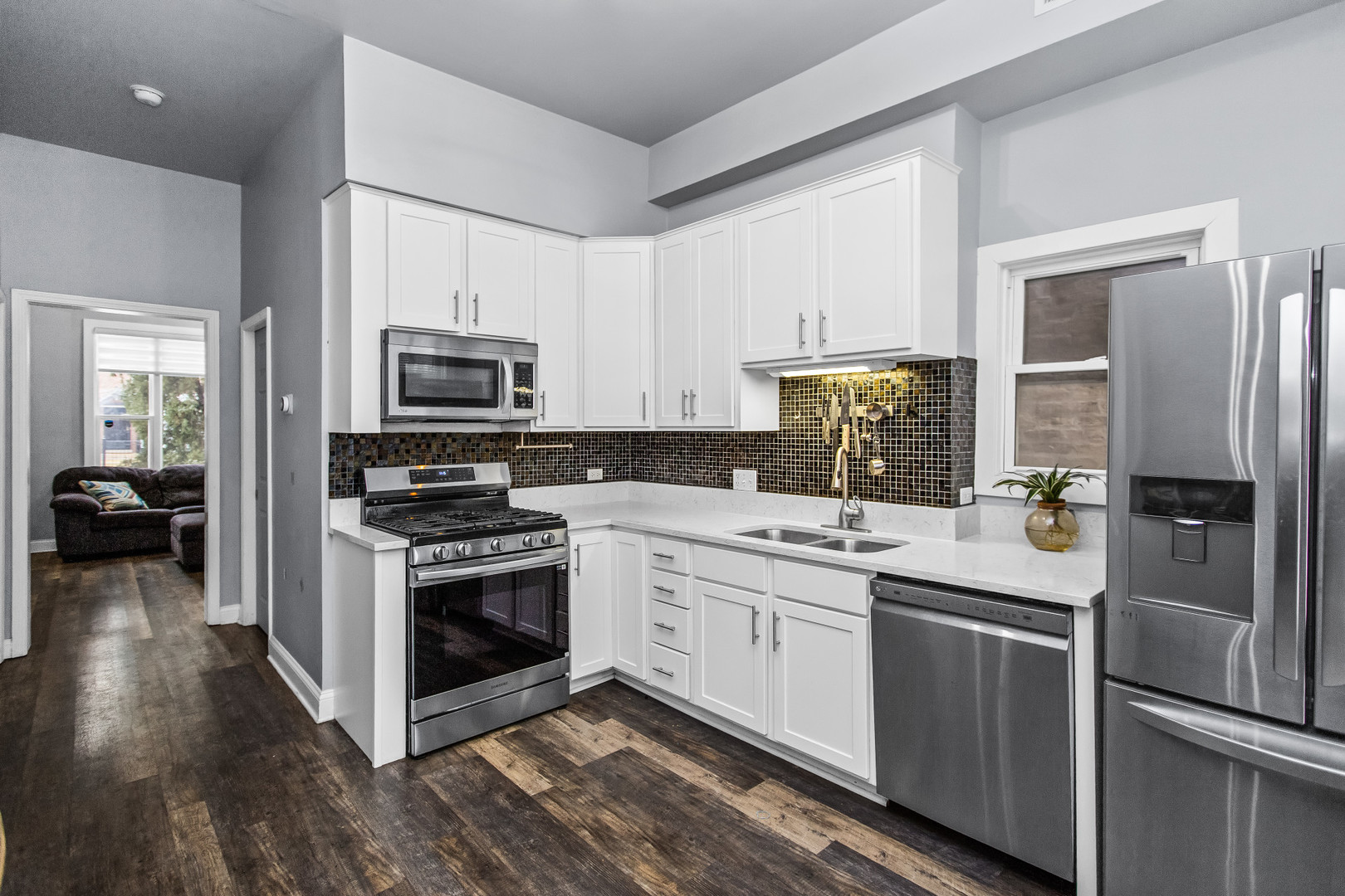 3339 W Le Moyne Street