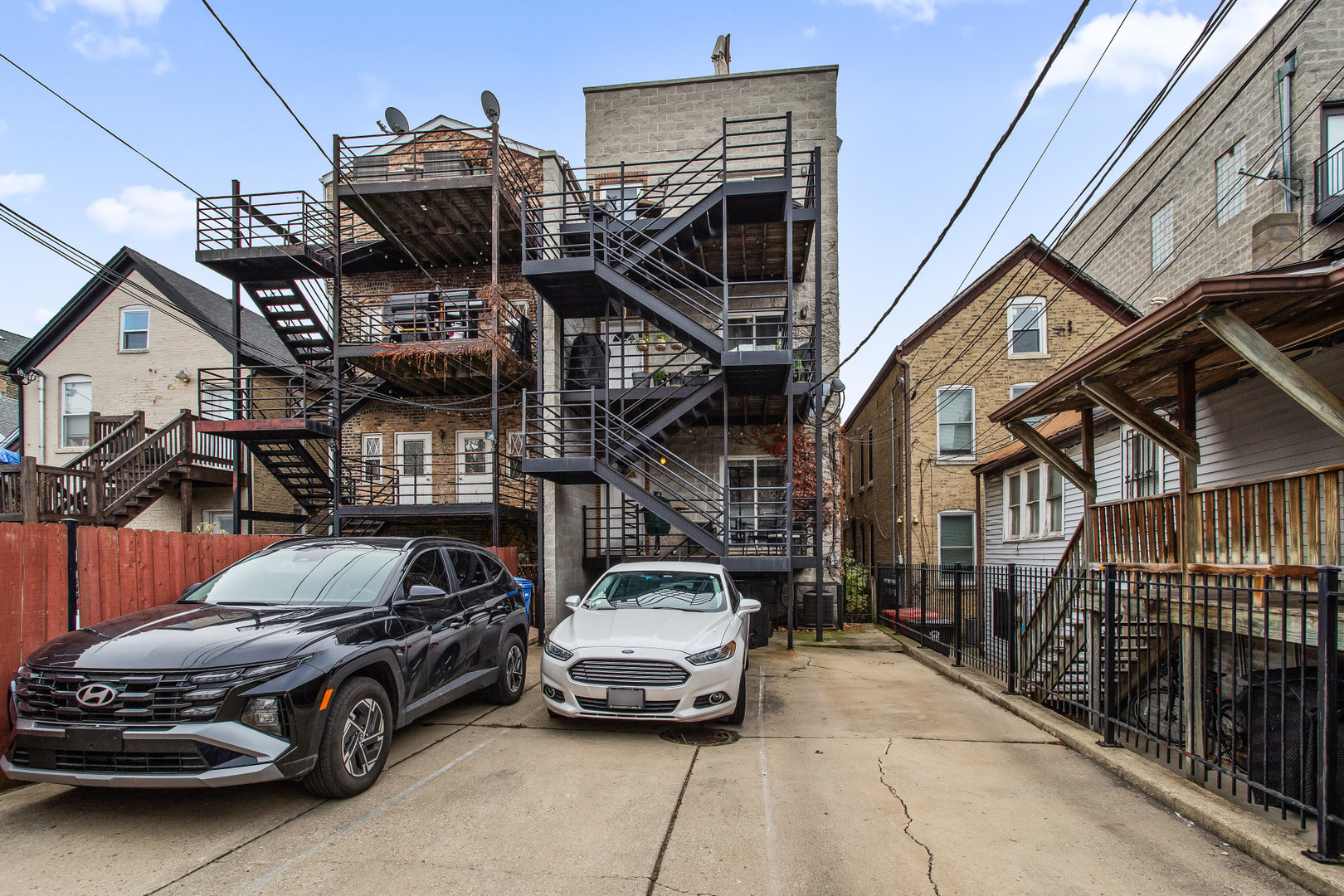 1413 N Bosworth Avenue Unit: 1