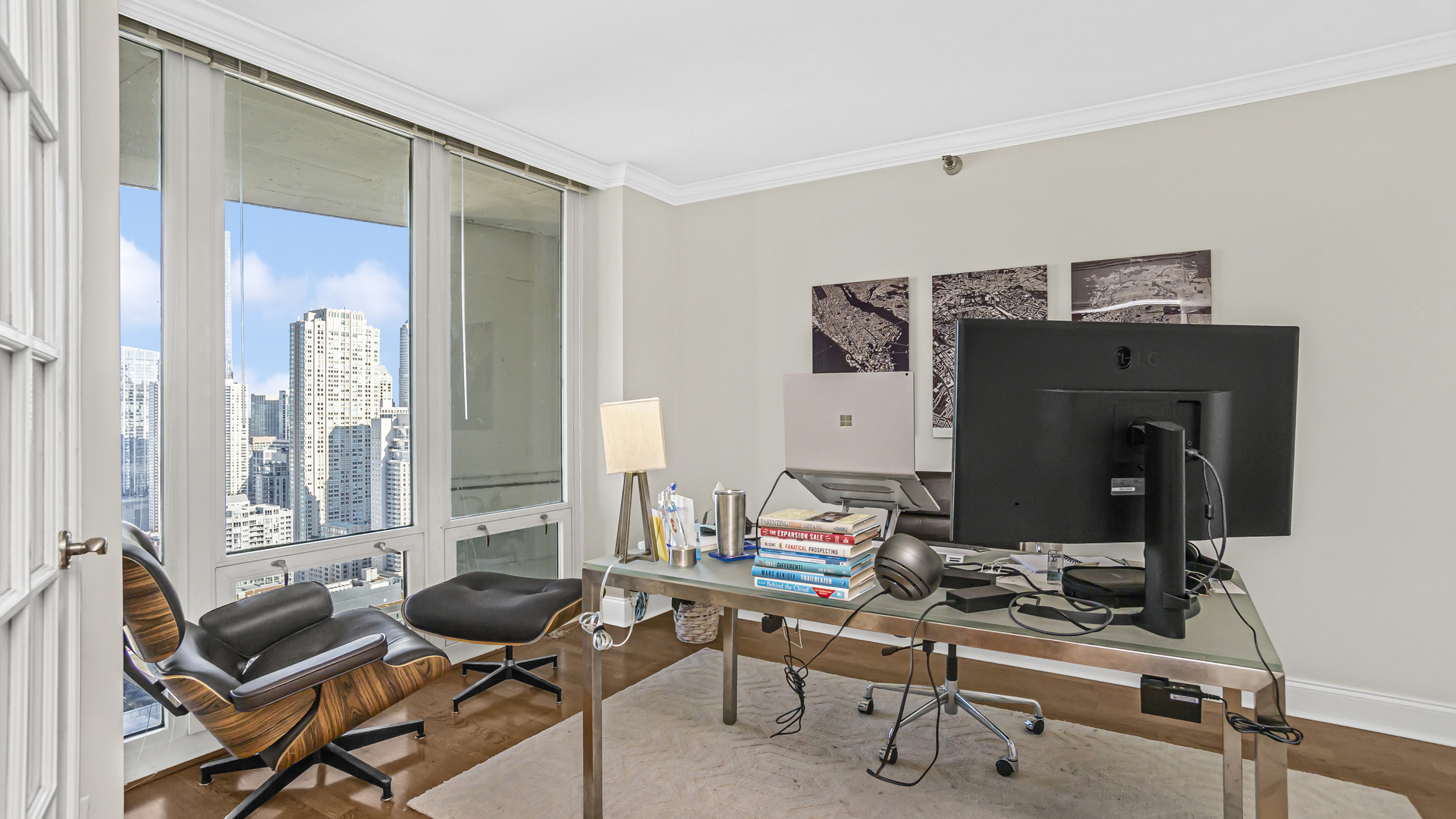 345 N La Salle Drive Unit: 4302