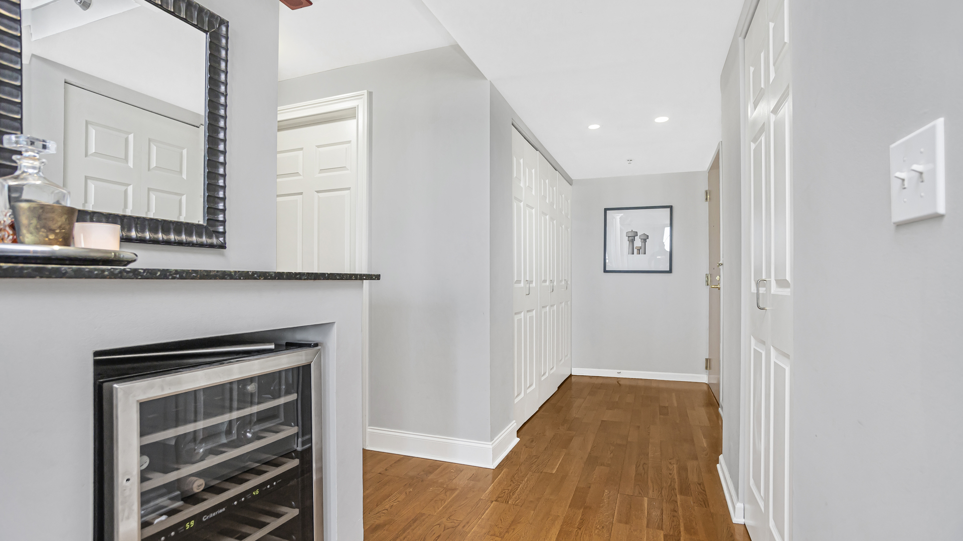 345 N La Salle Drive Unit: 4302