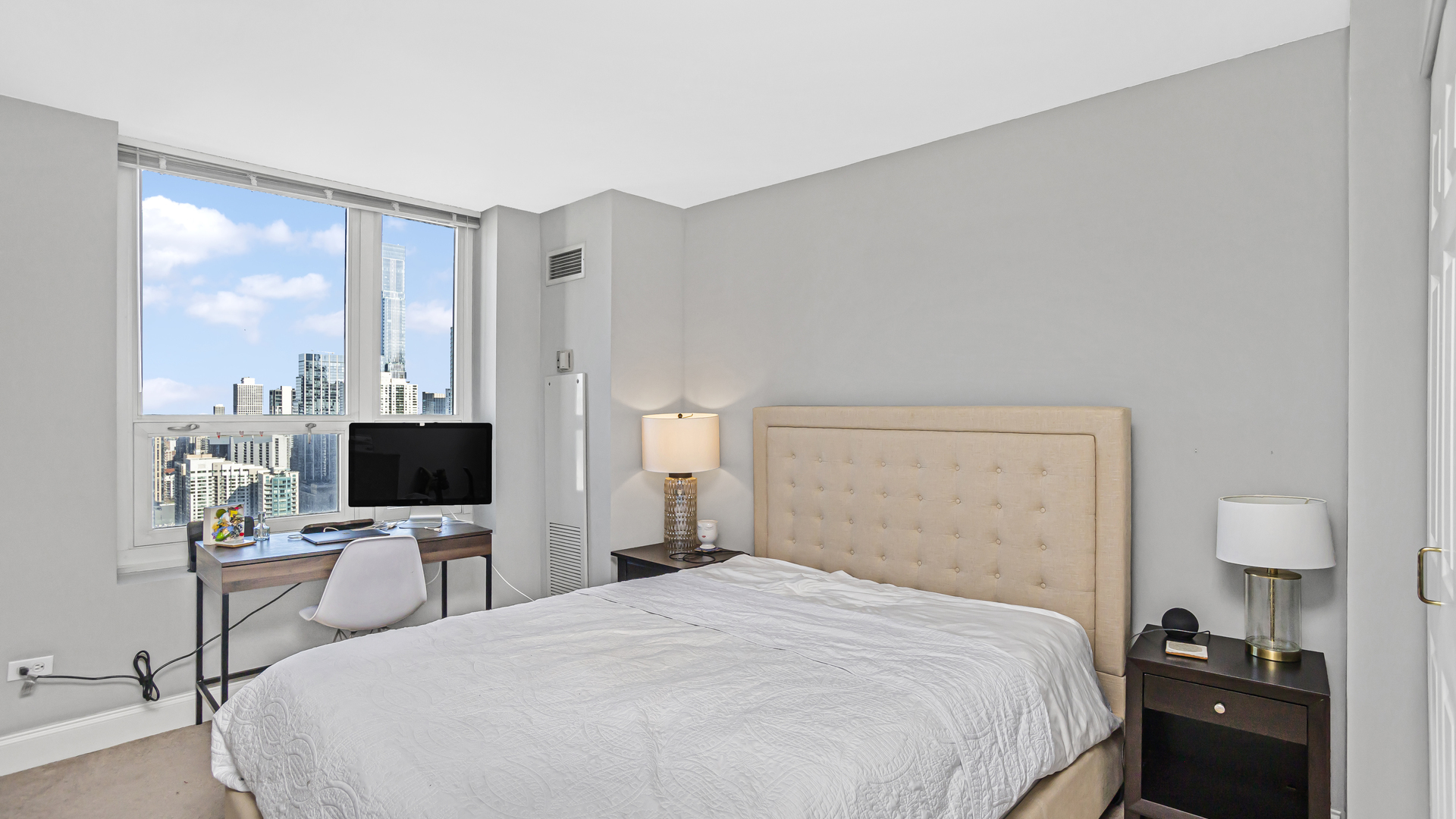 345 N La Salle Drive Unit: 4302