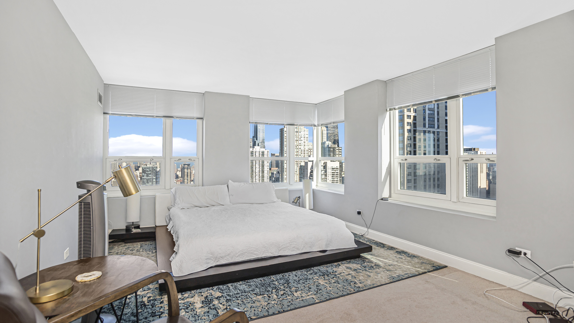 345 N La Salle Drive Unit: 4302