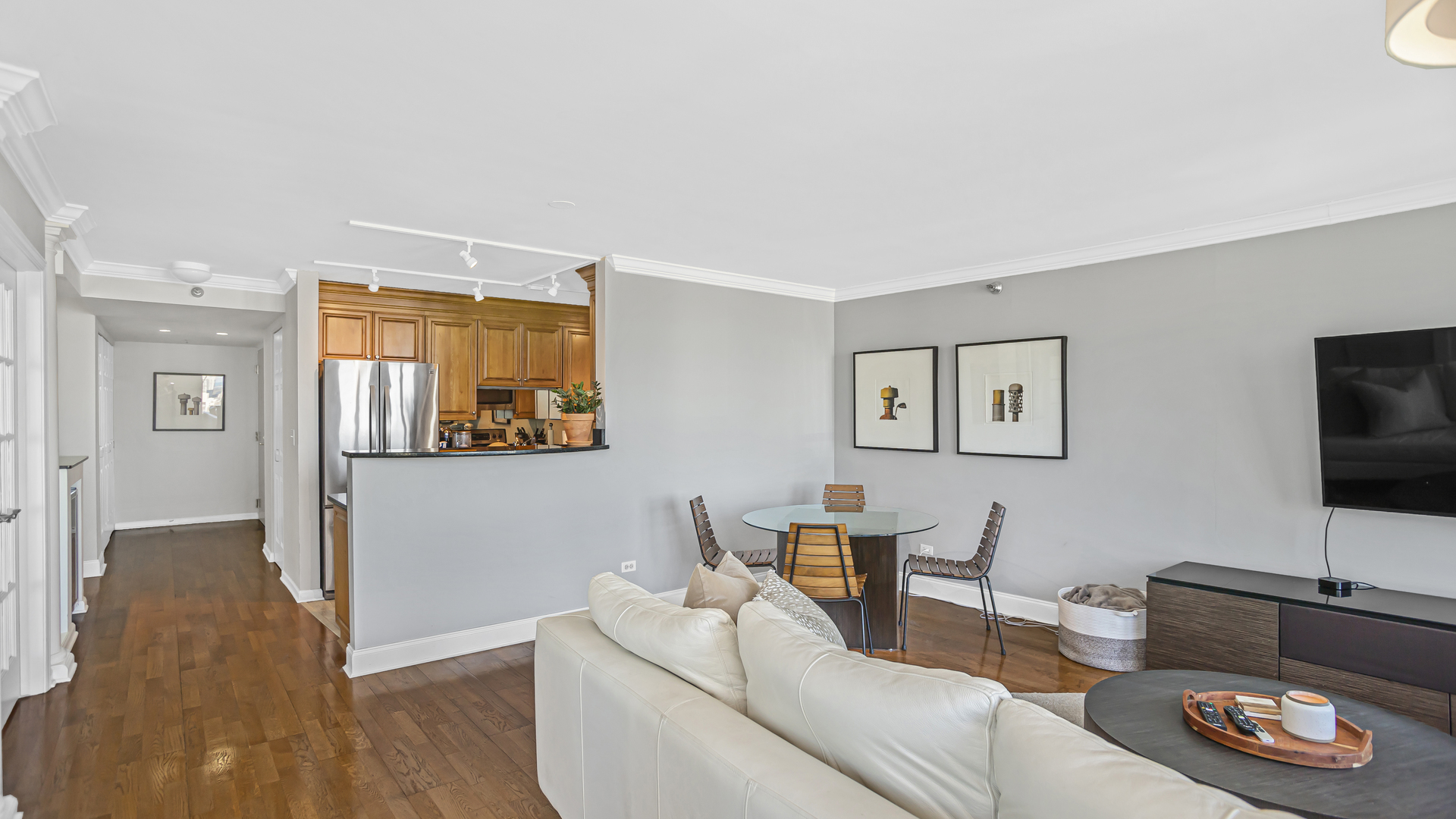 345 N La Salle Drive Unit: 4302