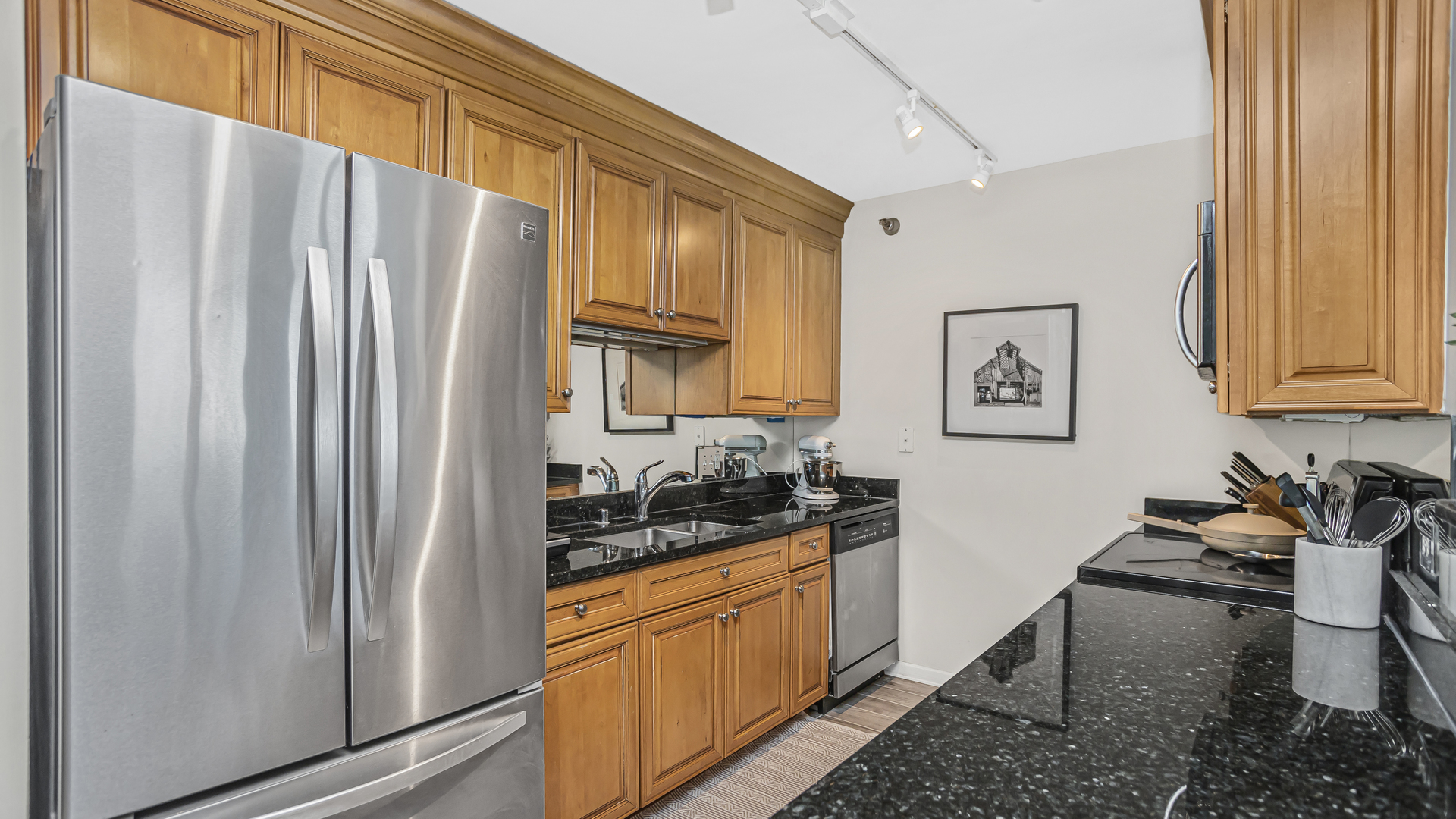 345 N La Salle Drive Unit: 4302