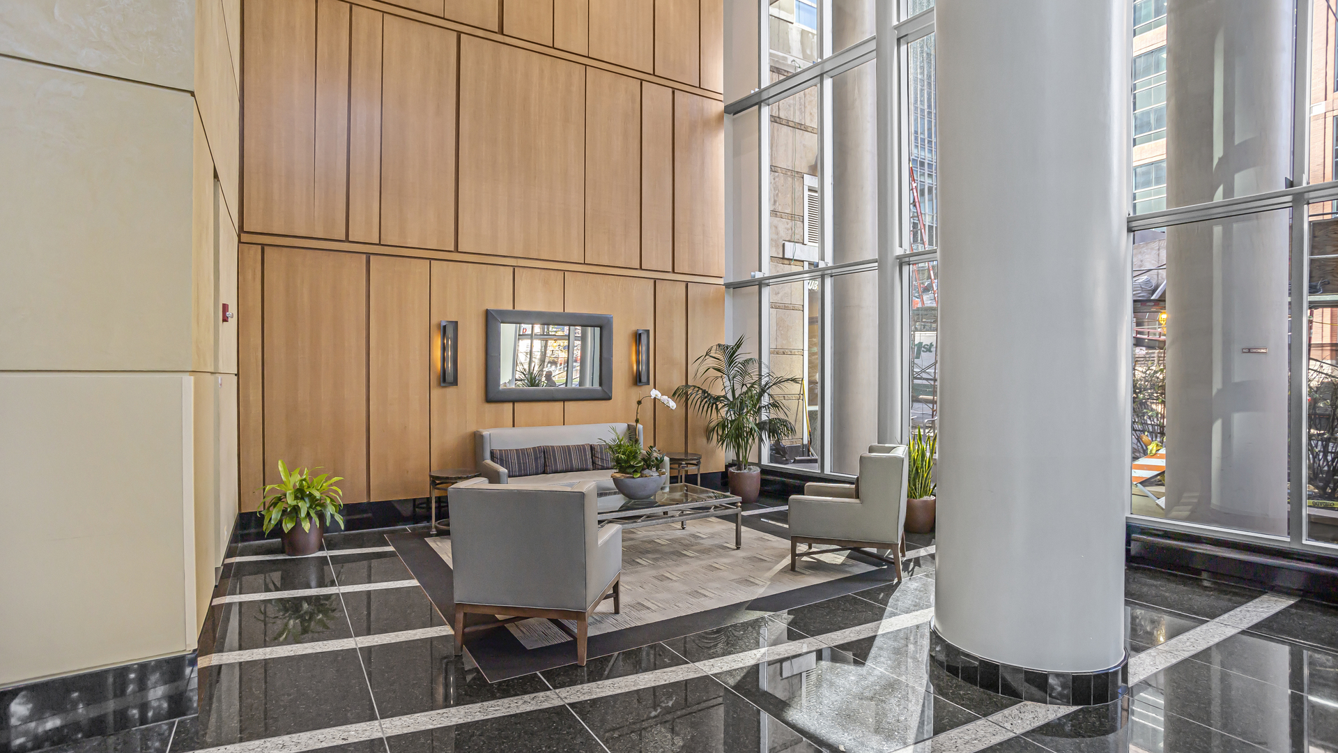 345 N La Salle Drive Unit: 4302