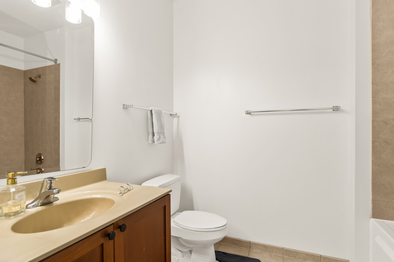 950 W MONROE Street Unit: 817