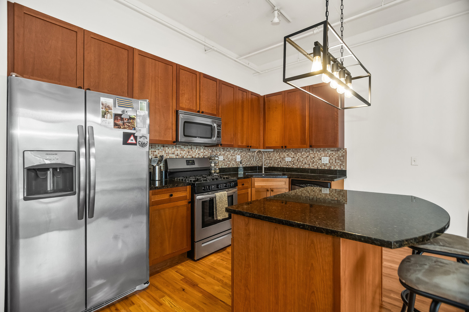 950 W MONROE Street Unit: 817
