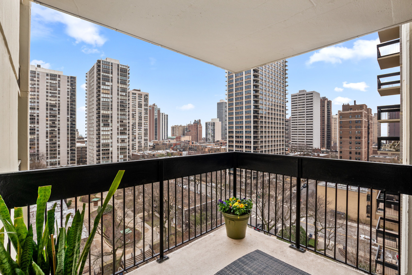 1360 N Sandburg Terrace Unit: 1106C