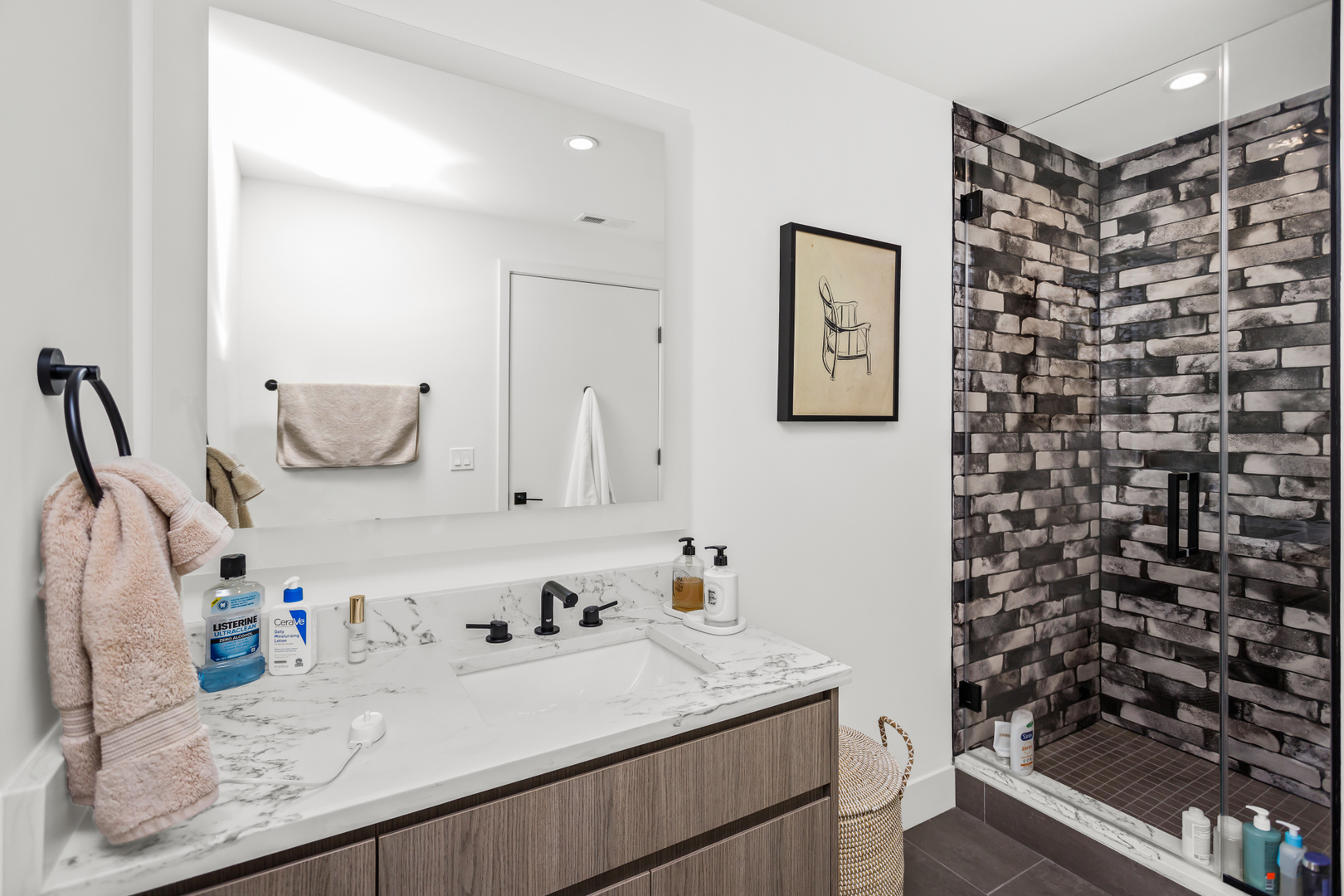 153 W Ohio Street Unit: 401