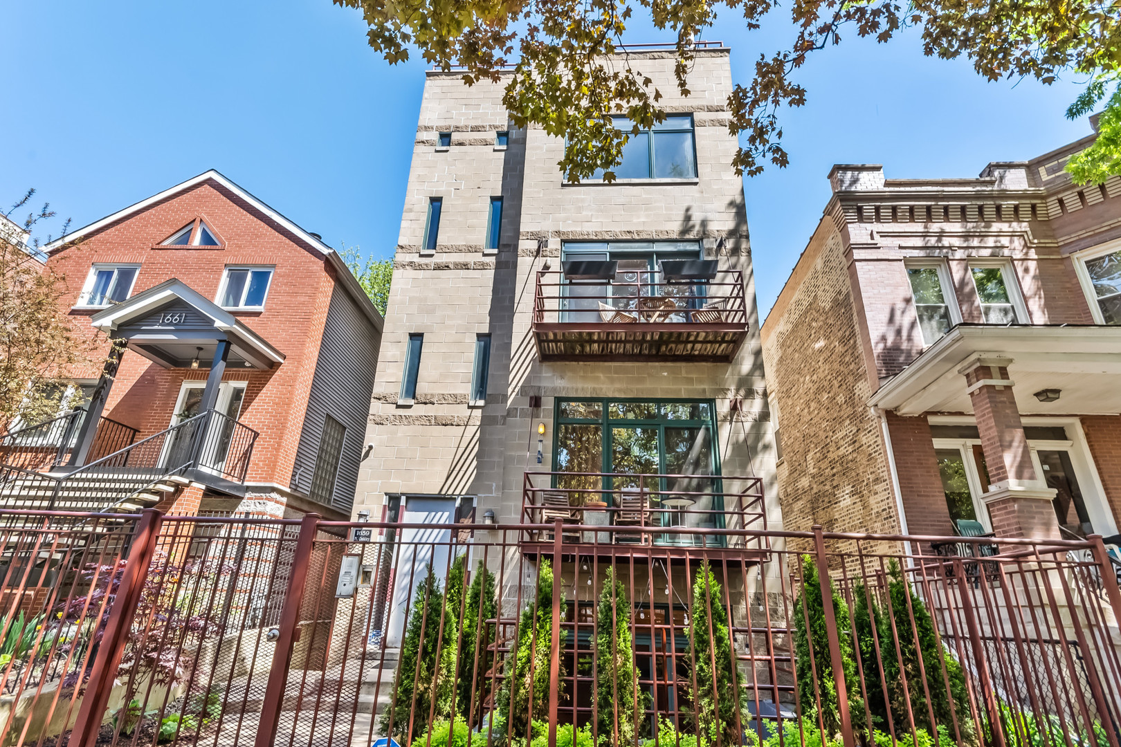 1659 N Oakley Avenue Unit: 1