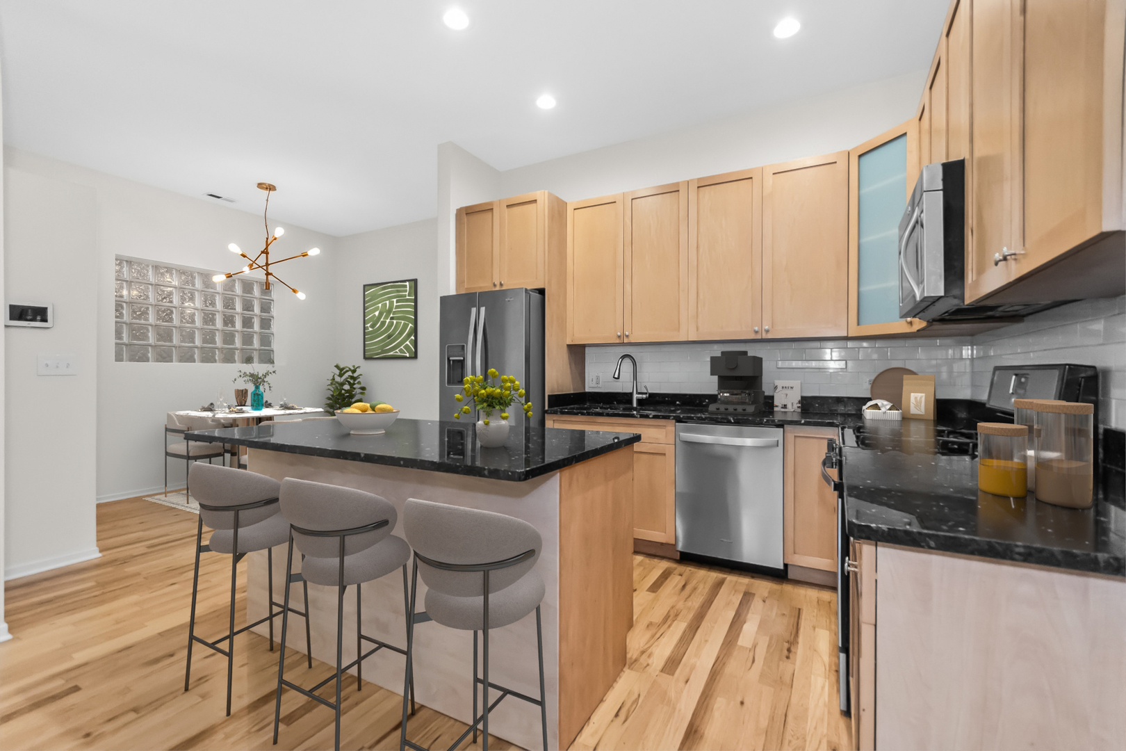 1659 N Oakley Avenue Unit: 1