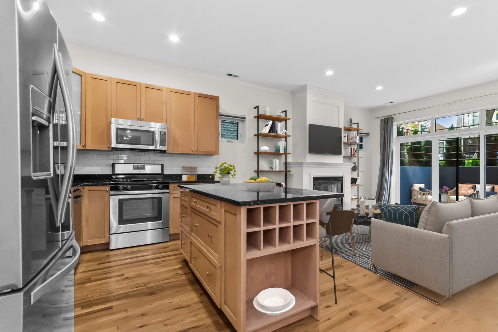 1659 N Oakley Avenue Unit: 1
