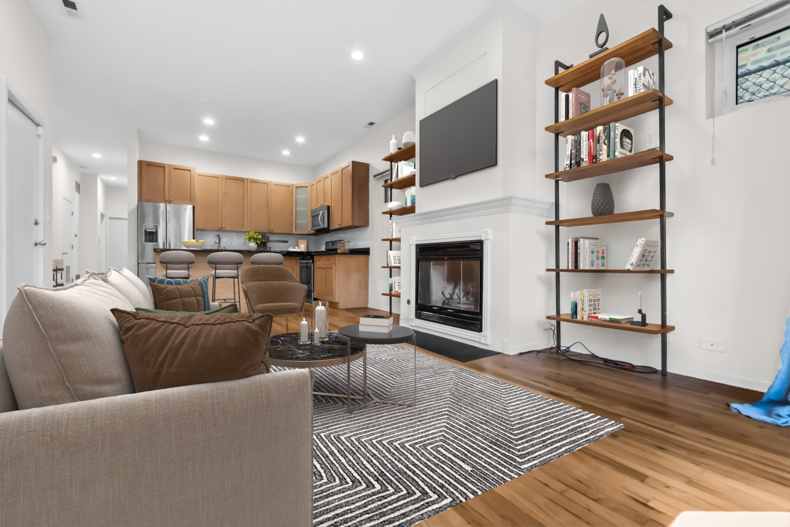 1659 N Oakley Avenue Unit: 1