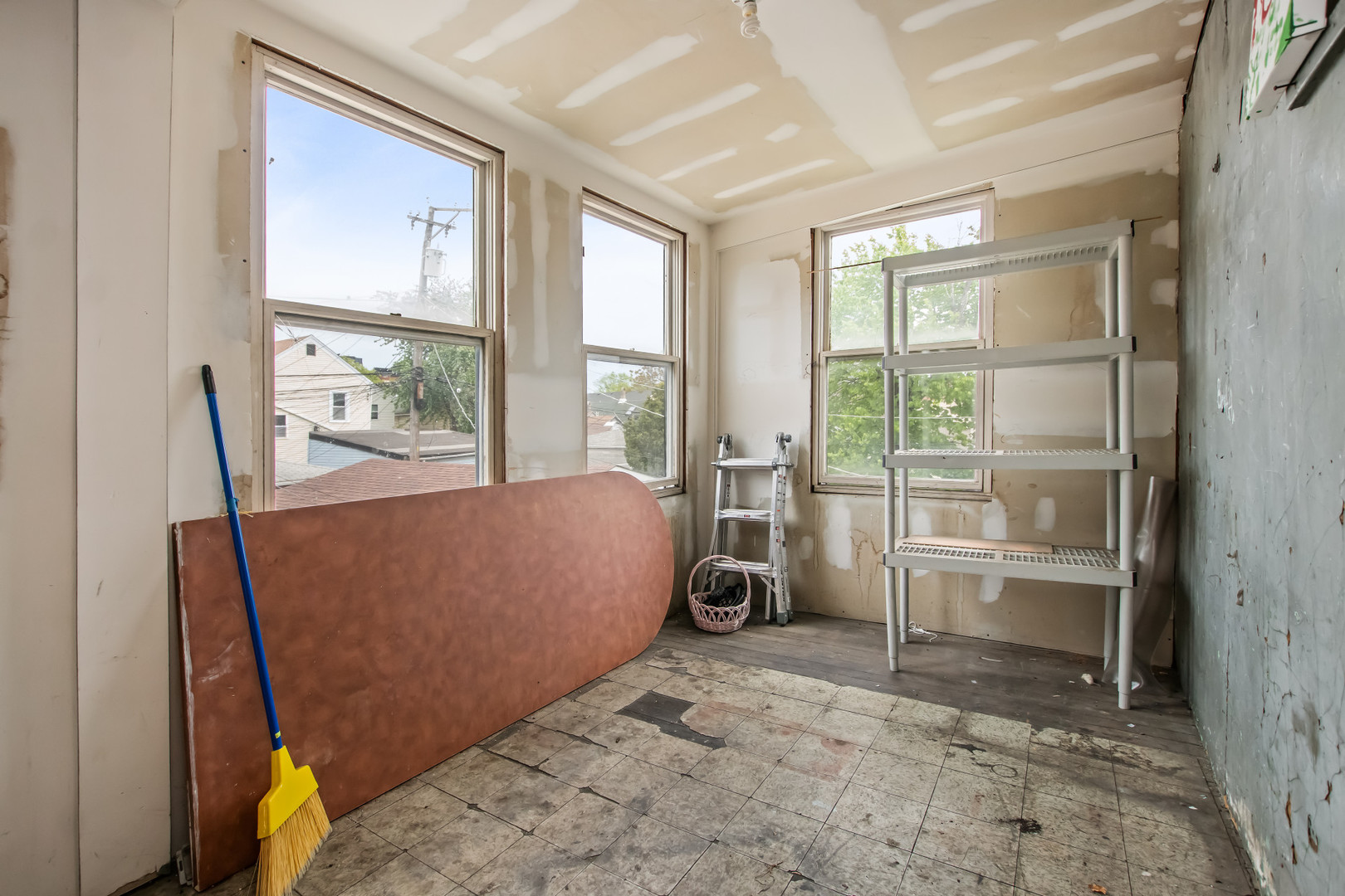 2238 W 21st Place