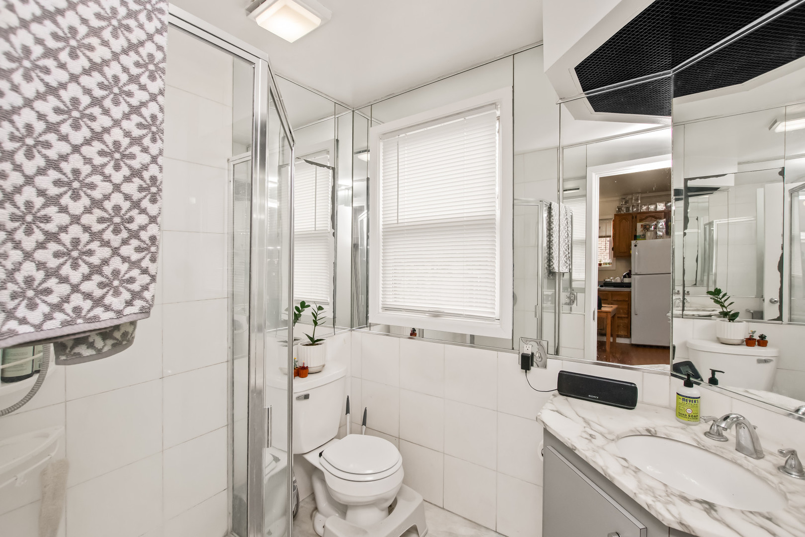 2238 W 21st Place