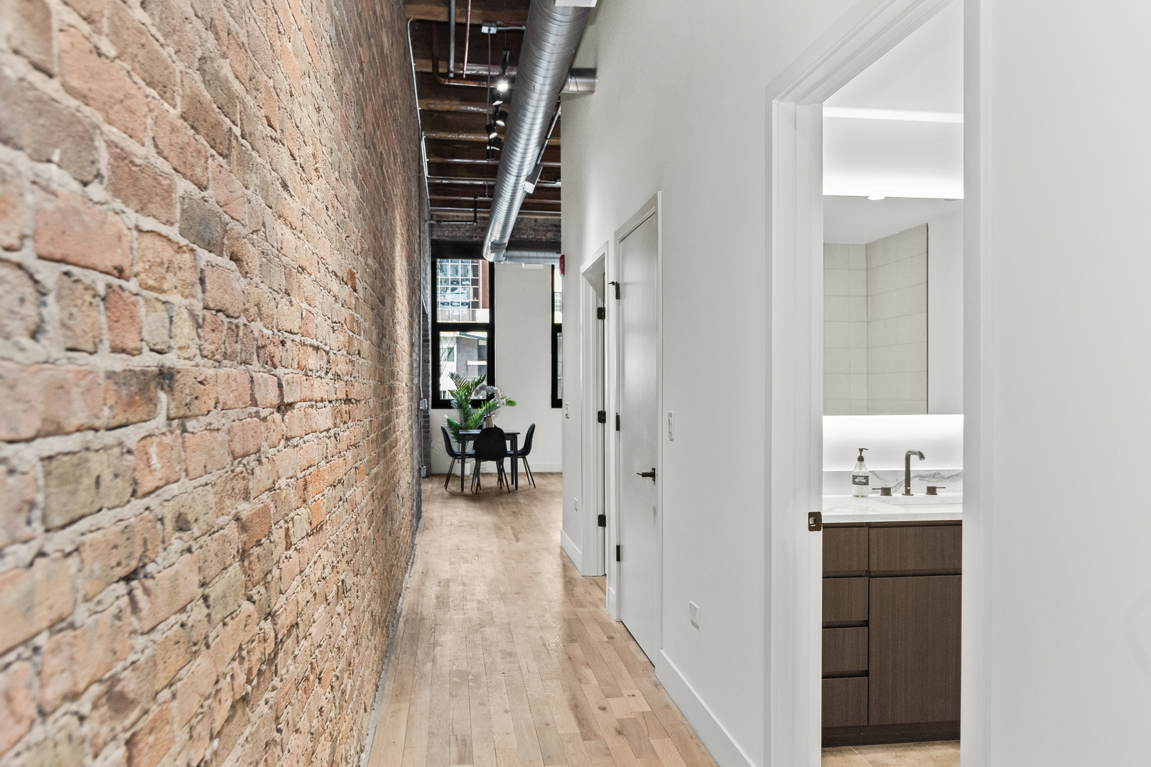 153 W Ohio Street Unit: 104
