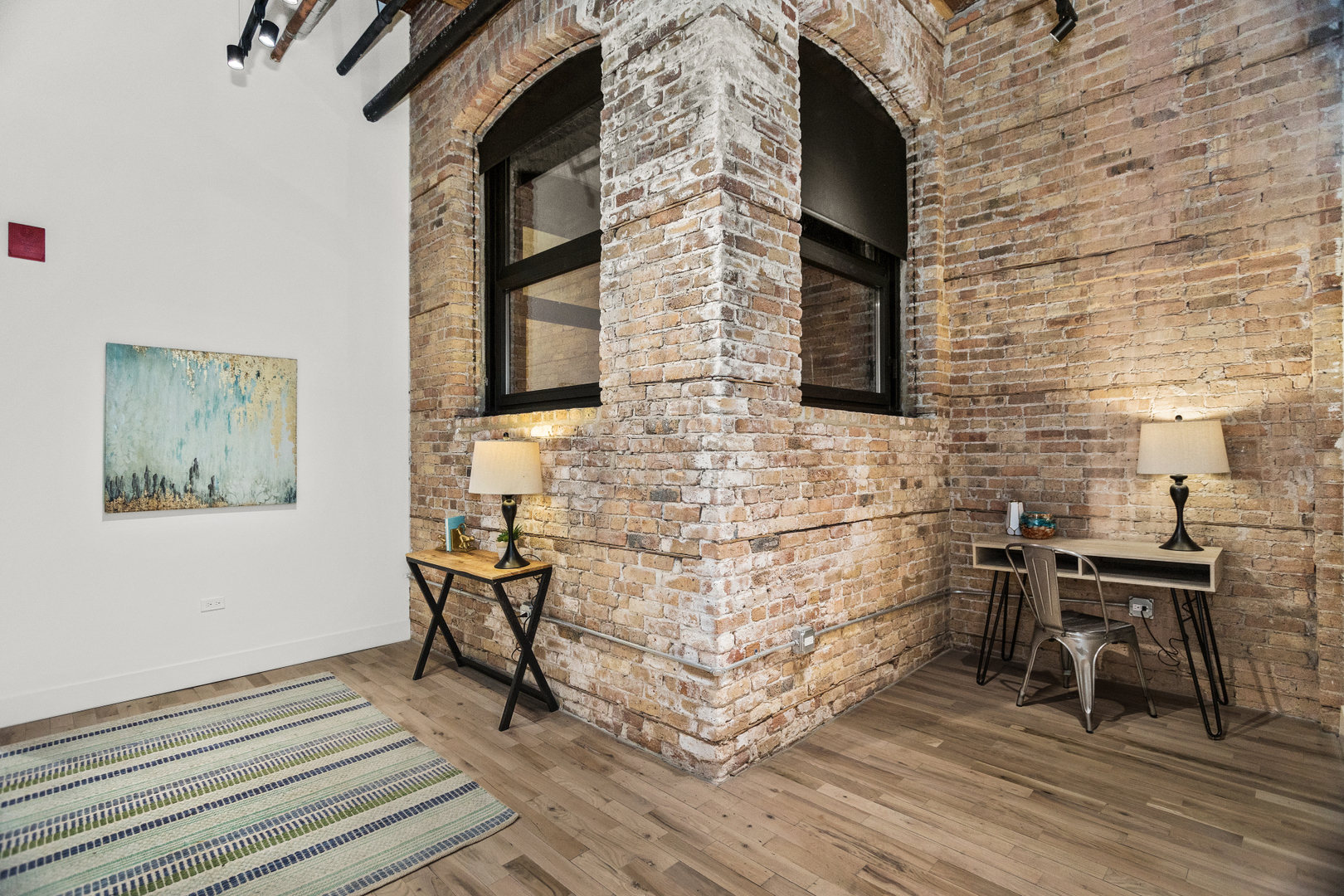 153 W Ohio Street Unit: 104