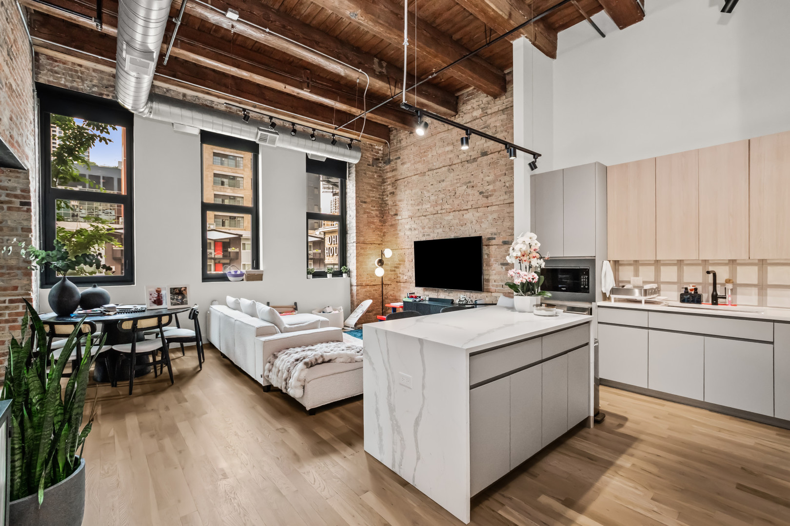 153 W Ohio Street Unit: 104