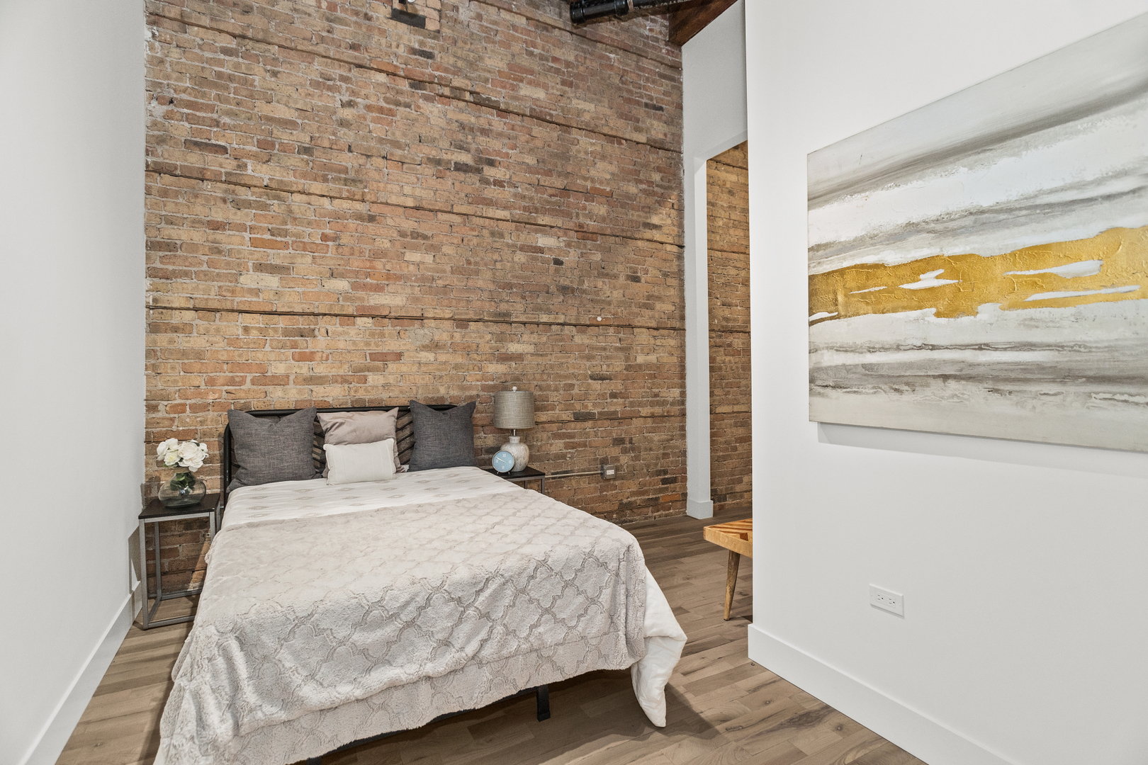 153 W Ohio Street Unit: 104