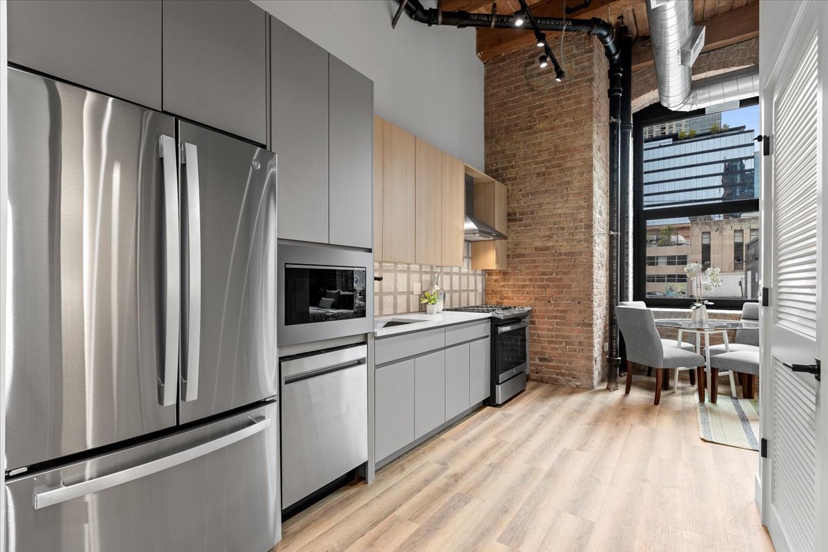 153 W Ohio Street Unit: 103
