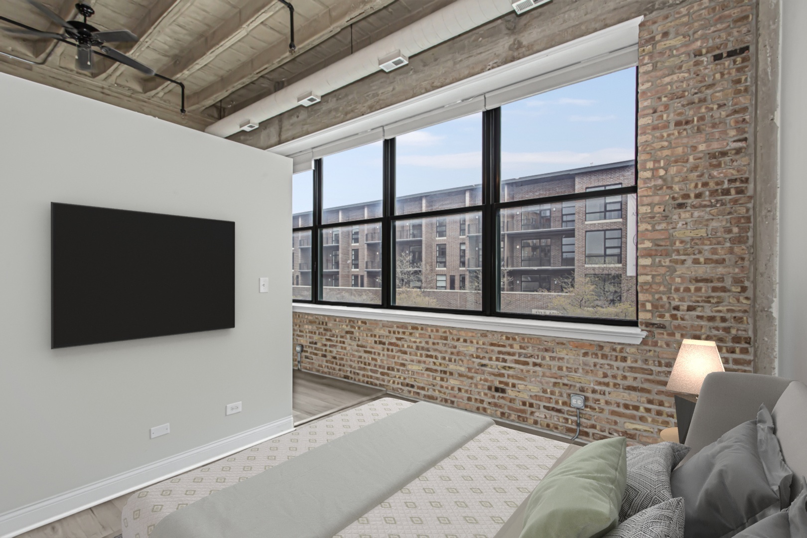 1600 W Adams Street Unit: 202
