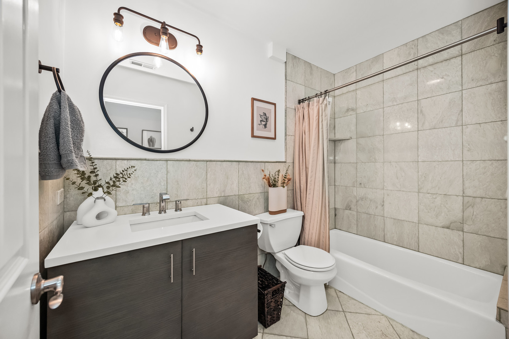 2003 W Superior Street Unit: 1E