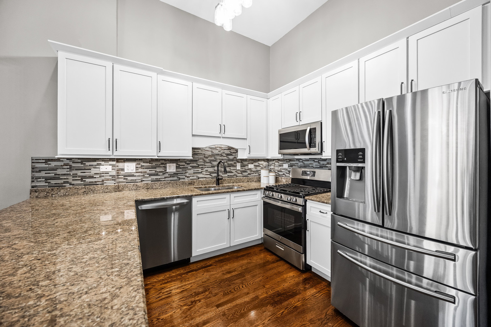 2003 W Superior Street Unit: 1E