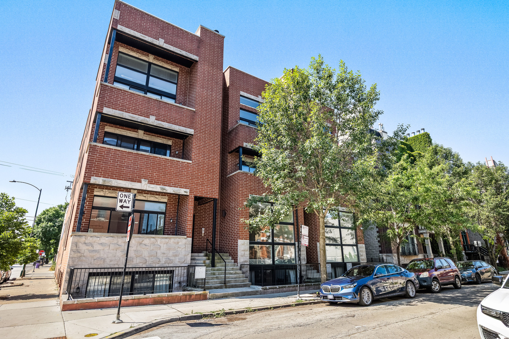 2003 W Superior Street Unit: 1E
