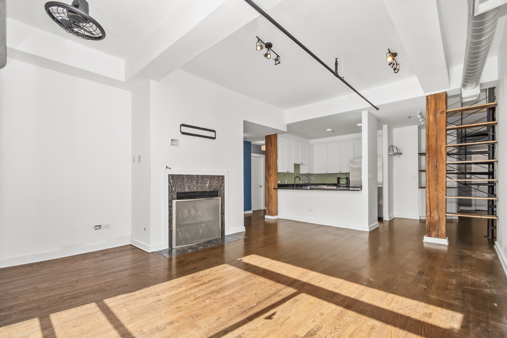 2221 N Lister Avenue Unit: 3A